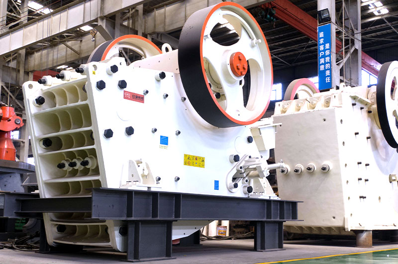 砂石骨料生產(chǎn)線上的粗碎裝備都有啥？帶你看看“老虎口”！