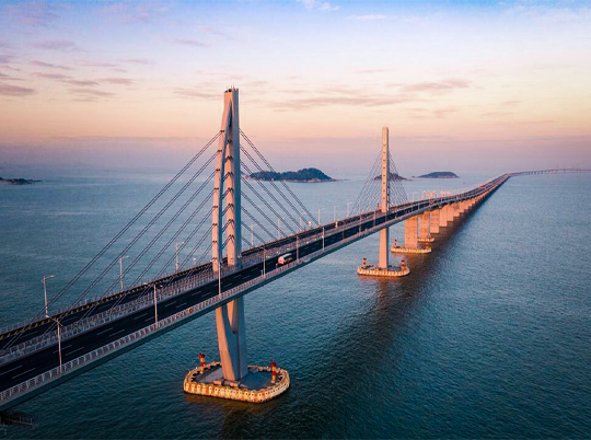 創(chuàng)世界之最！2.5個金字塔+2200萬方砂石用量，港珠澳大橋通過驗收