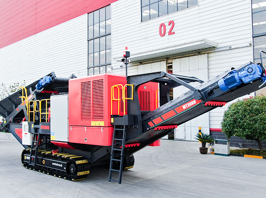 紅星履帶移動(dòng)破碎篩分站，行走的破碎制砂廠！無需基建，投資成本更低！